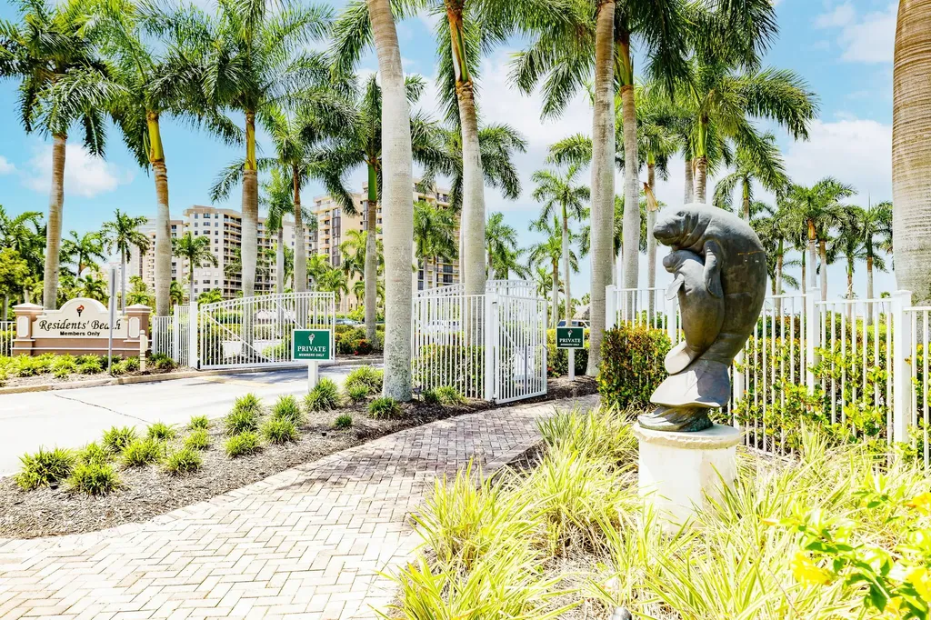 1011 Anglers Cove Cove Marco Island FL 34145