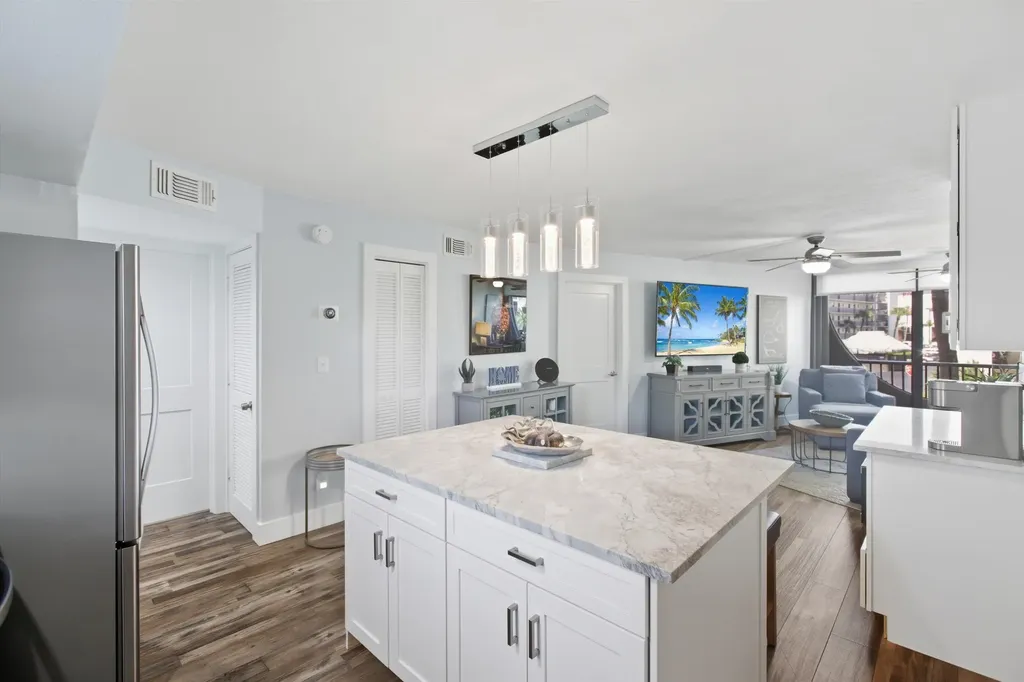 1011 Anglers Cove Cove Marco Island FL 34145