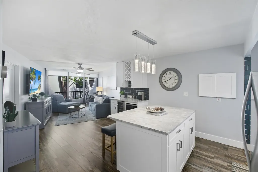 1011 Anglers Cove Cove Marco Island FL 34145