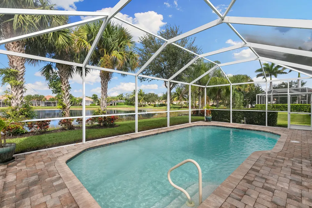8407 Benelli Court Naples FL 34114
