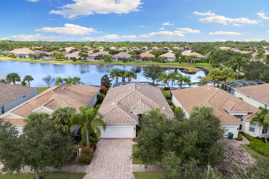 8407 Benelli Court Naples FL 34114