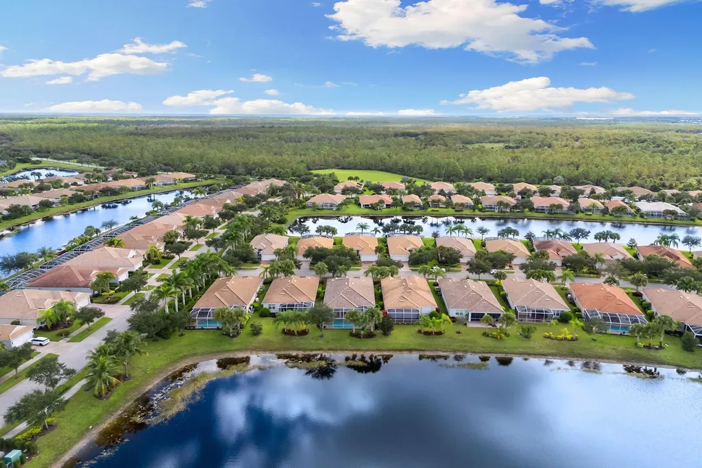 8407 Benelli Court Naples FL 34114