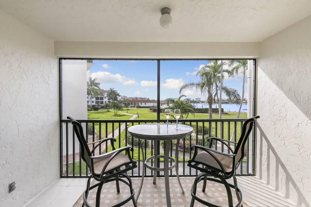 750 W Elkcam Circle Marco Island FL 34145