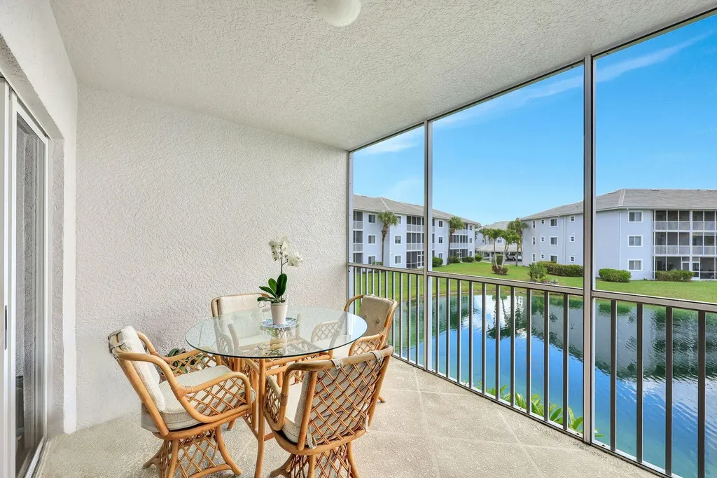 7842 Regal Heron Circle Naples FL 34104