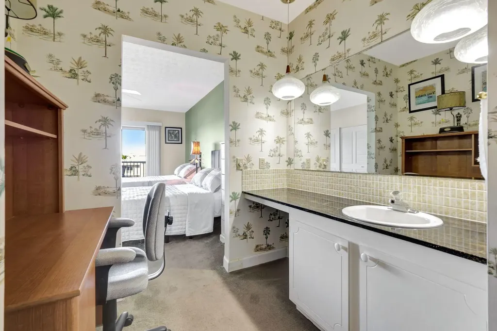 60 Pelican Street W Naples FL 34113