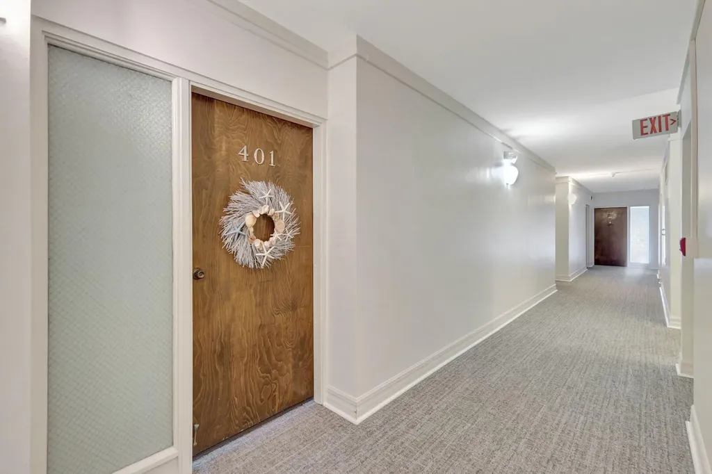 60 Pelican Street W Naples FL 34113