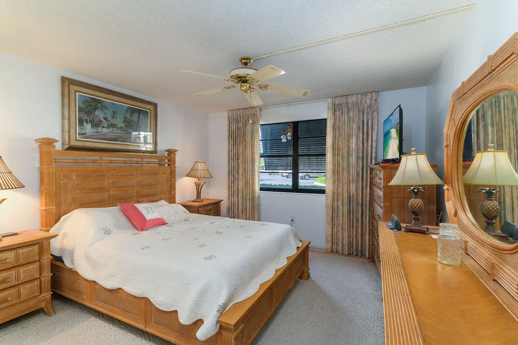 657 Seaview Court Marco Island FL 34145