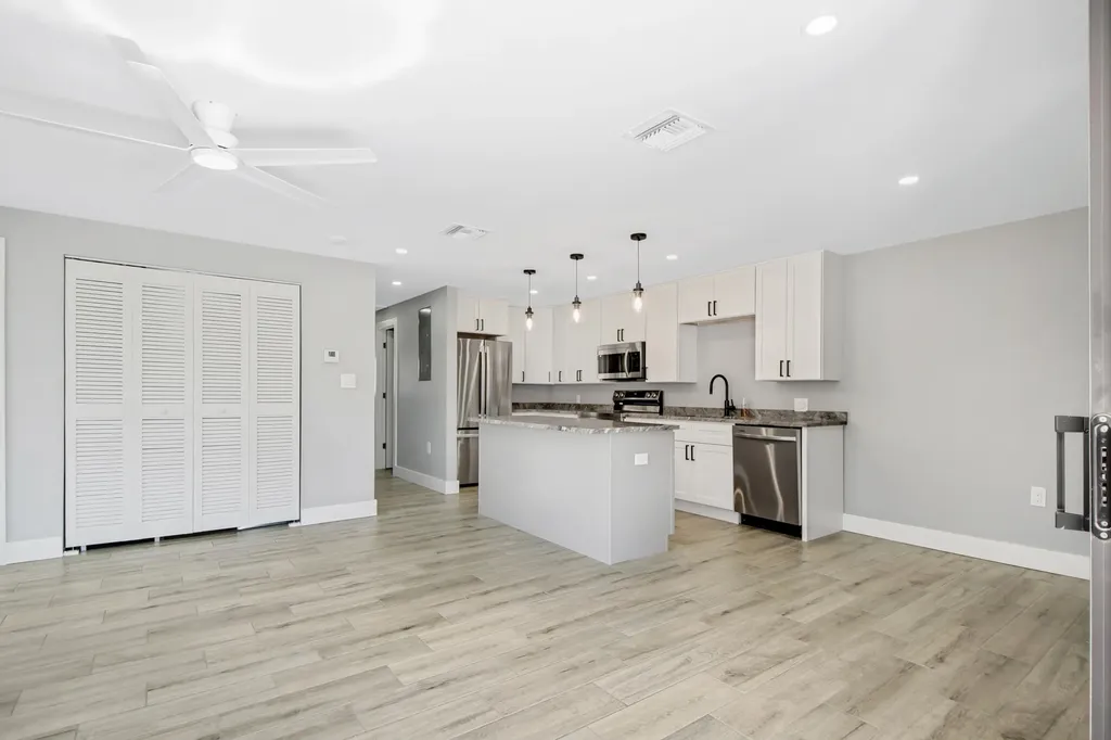 144 San Salvador Street Naples FL 34113