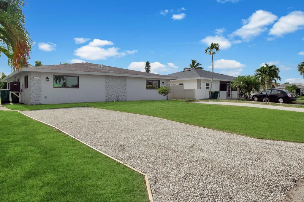 144 San Salvador Street Naples FL 34113