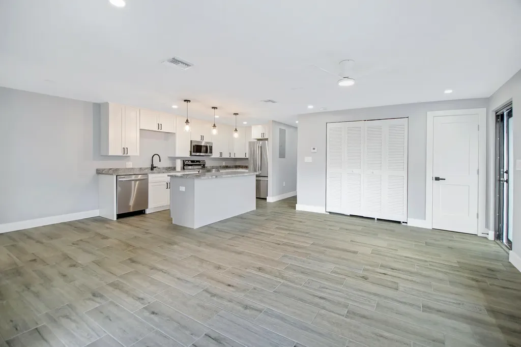 144 San Salvador Street Naples FL 34113