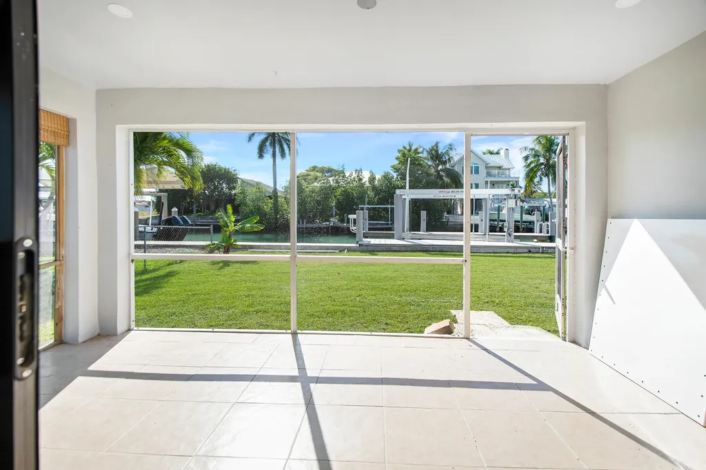 144 San Salvador Street Naples FL 34113