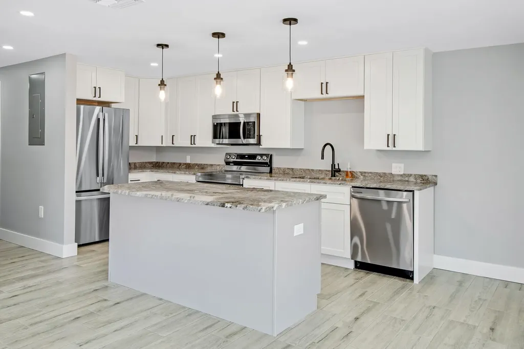 144 San Salvador Street Naples FL 34113