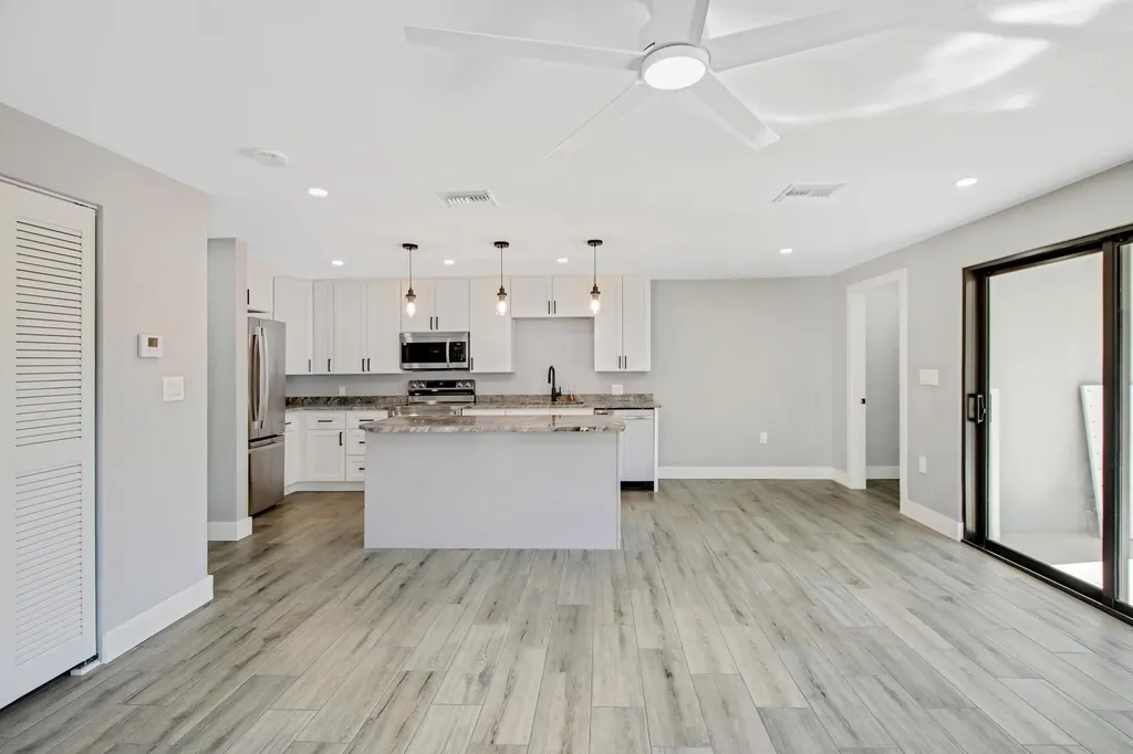 144 San Salvador Street Naples FL 34113