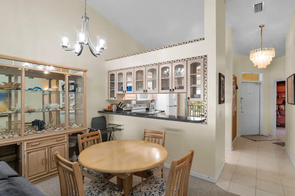 290 Newport Drive Naples FL 34114