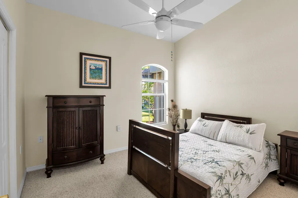 290 Newport Drive Naples FL 34114