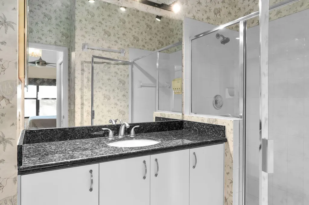 290 Newport Drive Naples FL 34114