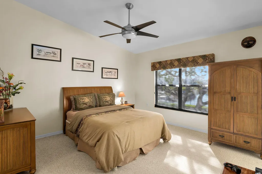 290 Newport Drive Naples FL 34114