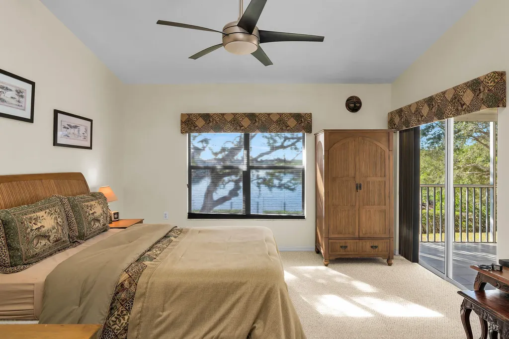 290 Newport Drive Naples FL 34114