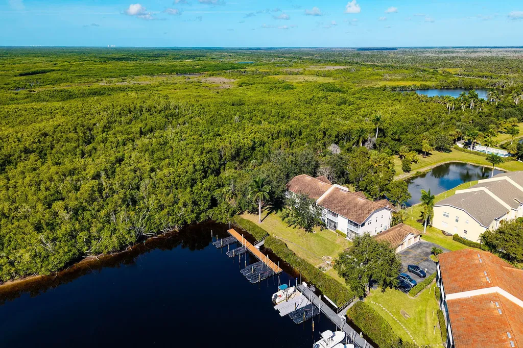 290 Newport Drive Naples FL 34114