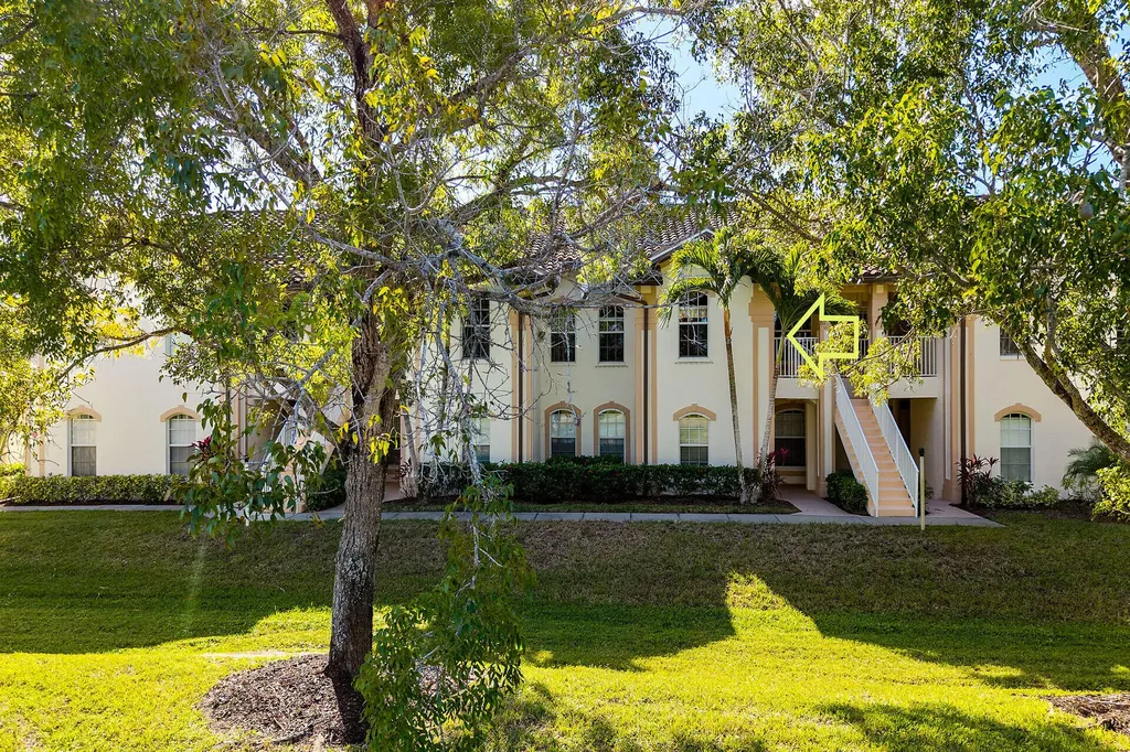 290 Newport Drive Naples FL 34114