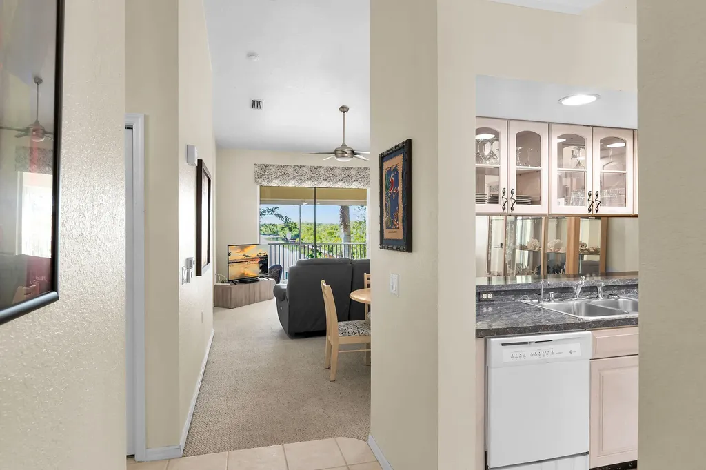 290 Newport Drive Naples FL 34114