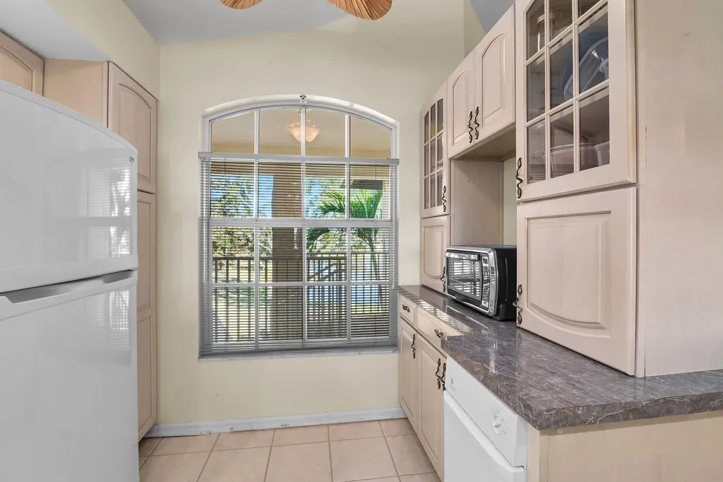 290 Newport Drive Naples FL 34114