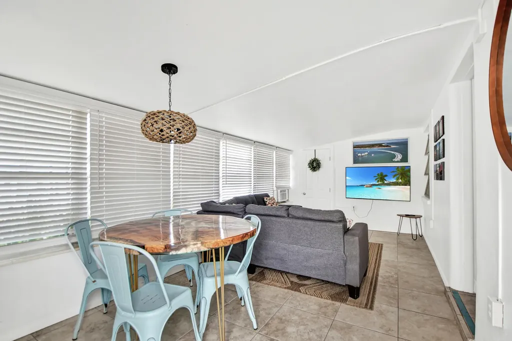 101 Pago Pago Drive E Naples FL 34113