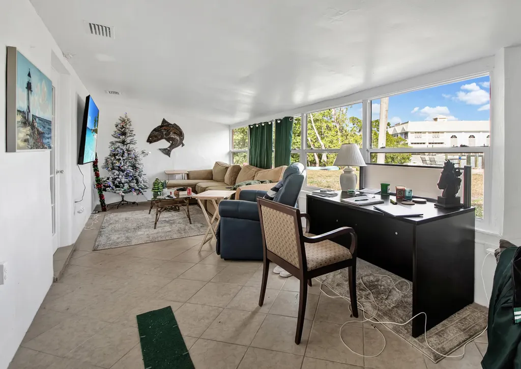 101 Pago Pago Drive E Naples FL 34113