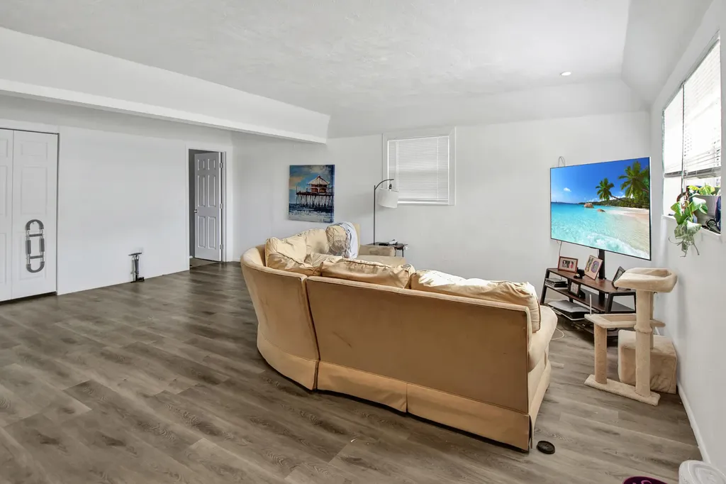 101 Pago Pago Drive E Naples FL 34113