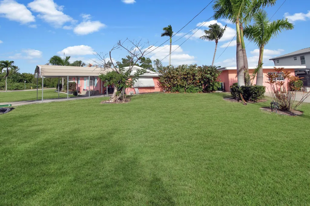 101 Pago Pago Drive E Naples FL 34113