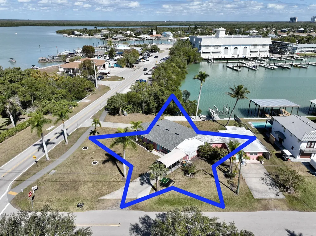 101 Pago Pago Drive E Naples FL 34113