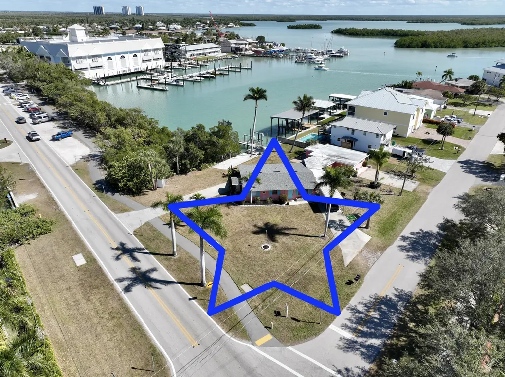 101 Pago Pago Drive E Naples FL 34113