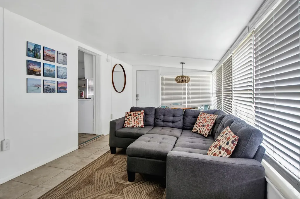 101 Pago Pago Drive E Naples FL 34113