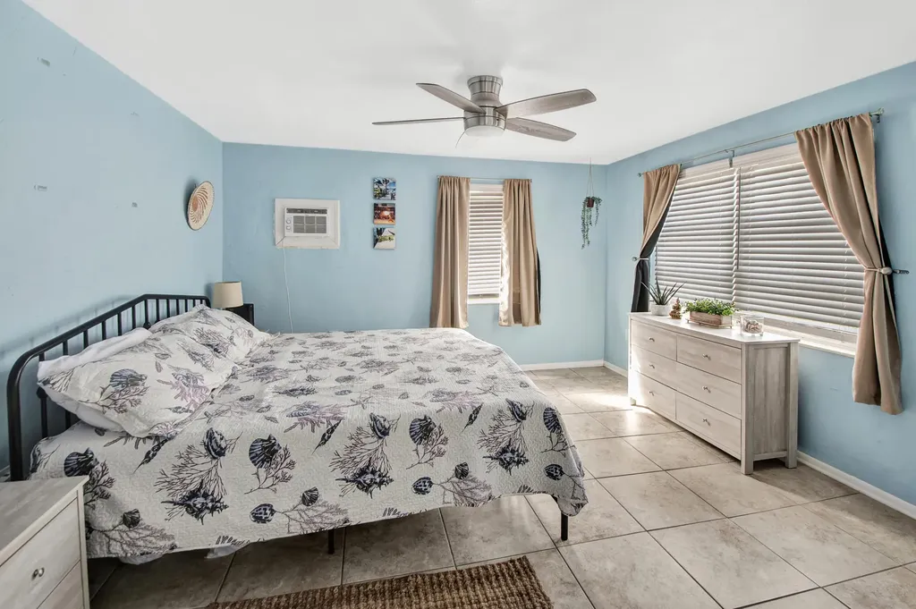 101 Pago Pago Drive E Naples FL 34113