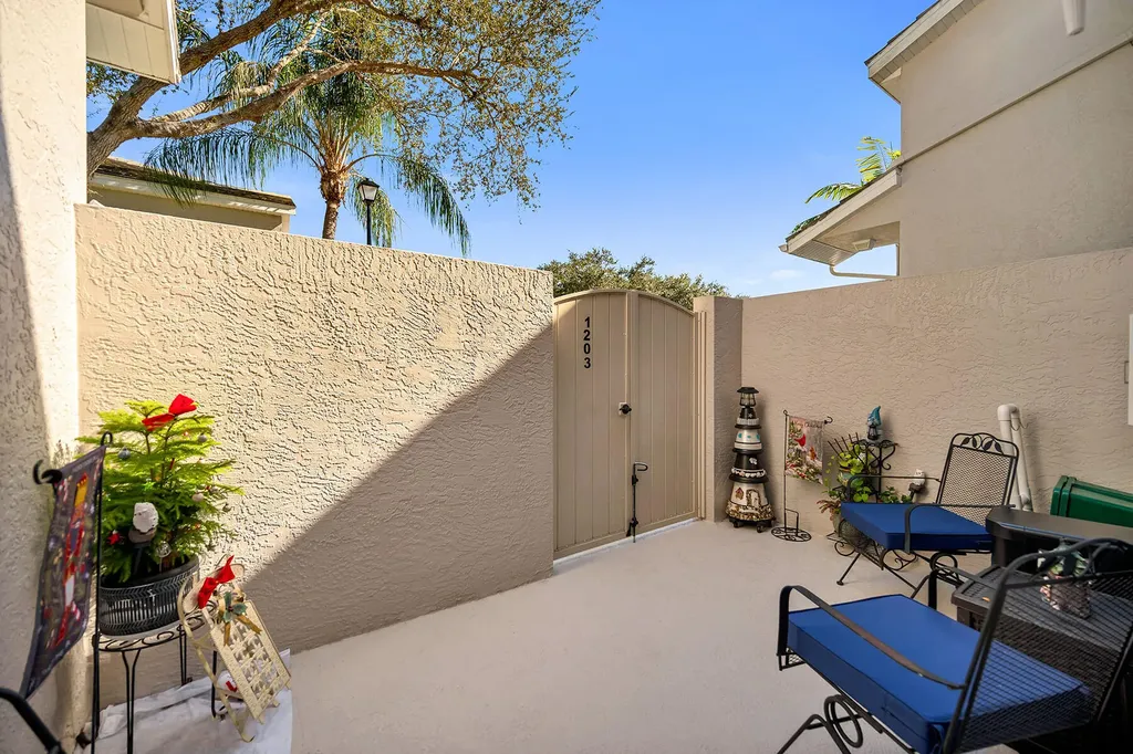 3755 Fieldstone Boulevard Naples FL 34109