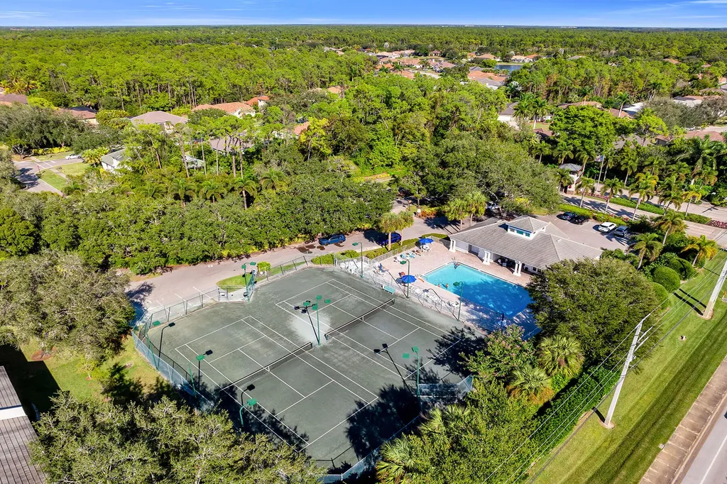 3755 Fieldstone Boulevard Naples FL 34109