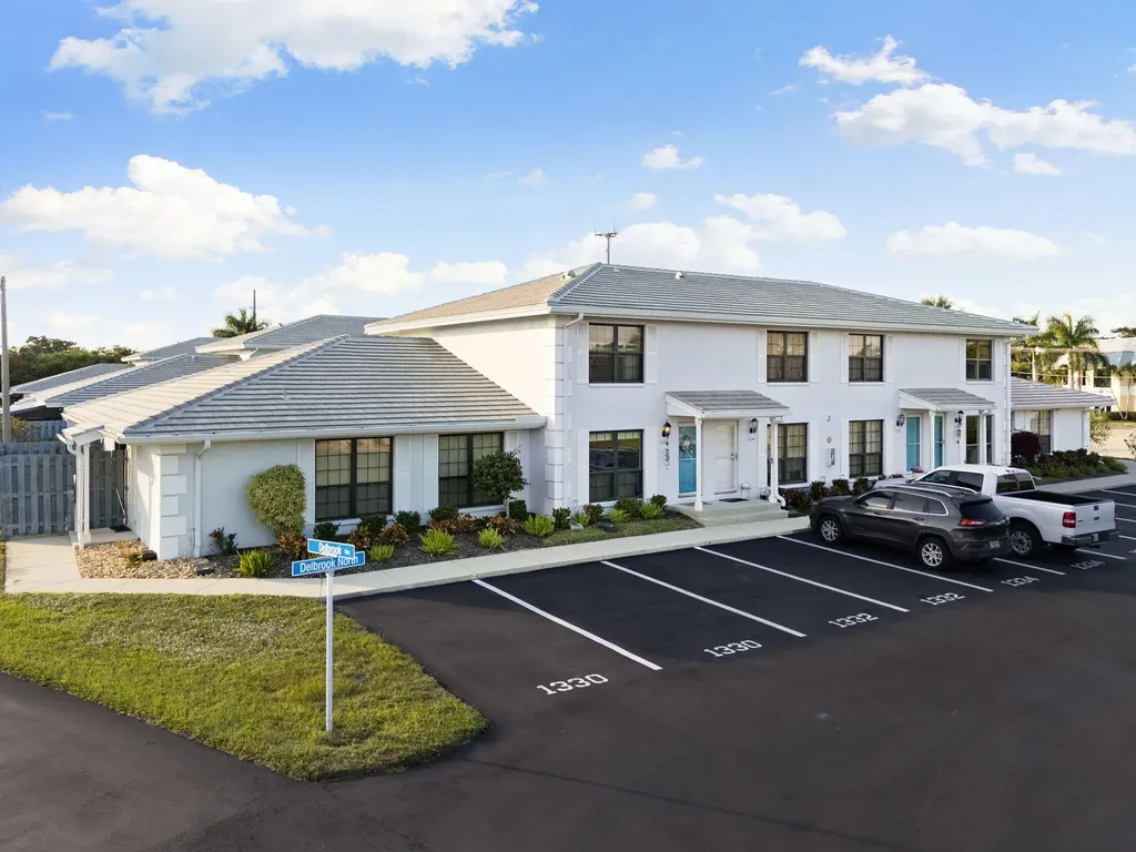 1332 Delbrook N Marco Island FL 34145