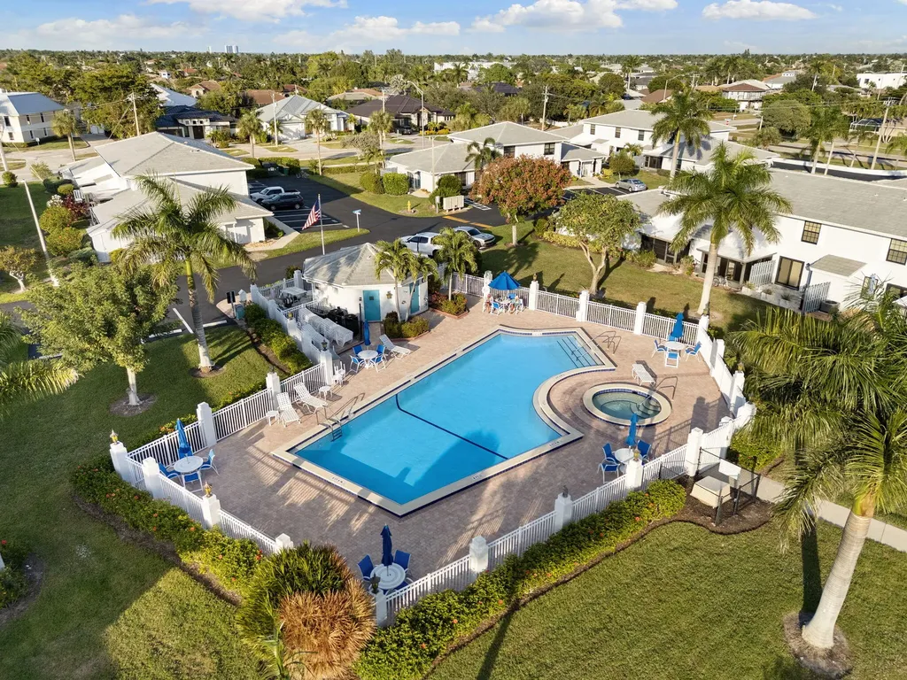 1332 Delbrook N Marco Island FL 34145