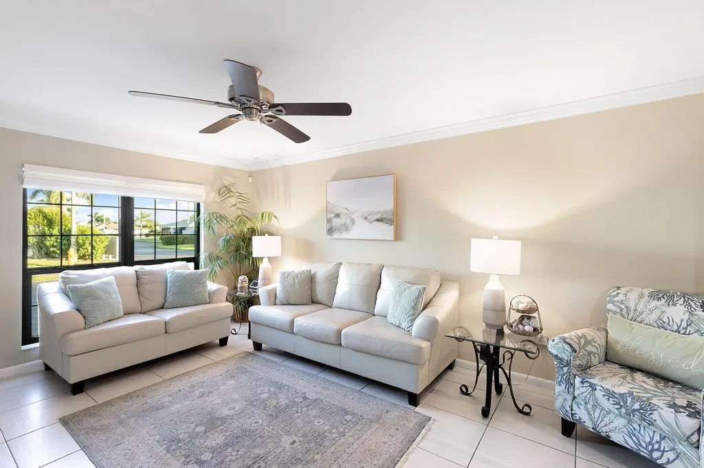 1332 Delbrook N Marco Island FL 34145