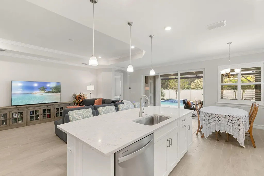 387 Grace Bay Lane Naples FL 34114