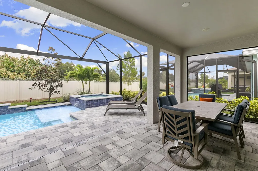 387 Grace Bay Lane Naples FL 34114