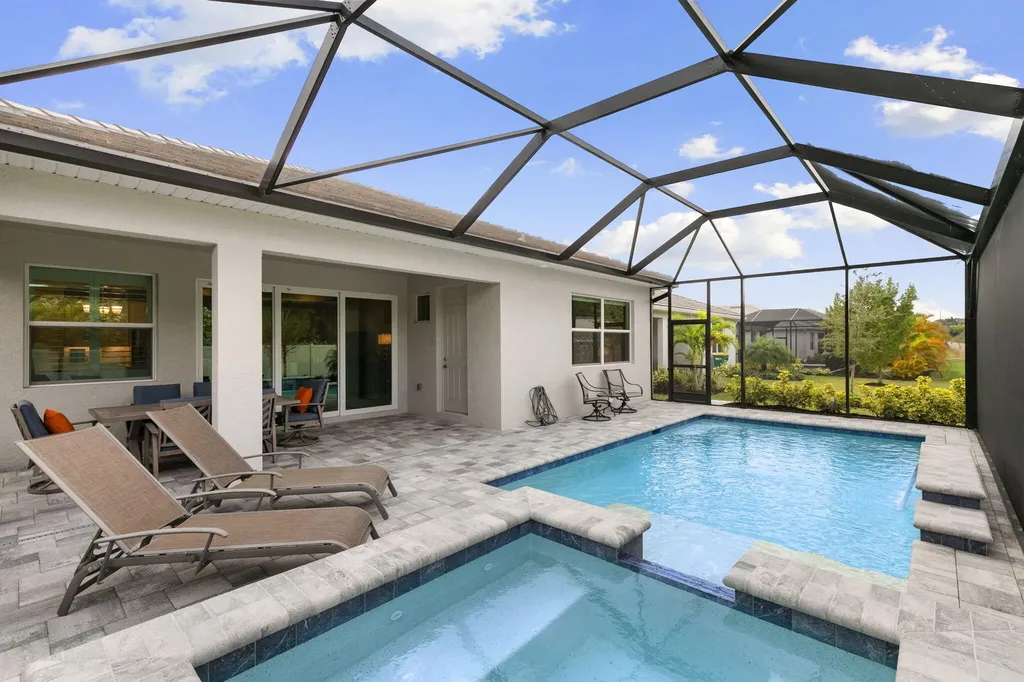 387 Grace Bay Lane Naples FL 34114