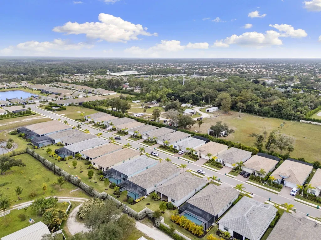 387 Grace Bay Lane Naples FL 34114