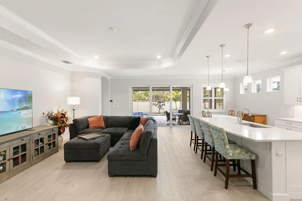 387 Grace Bay Lane Naples FL 34114