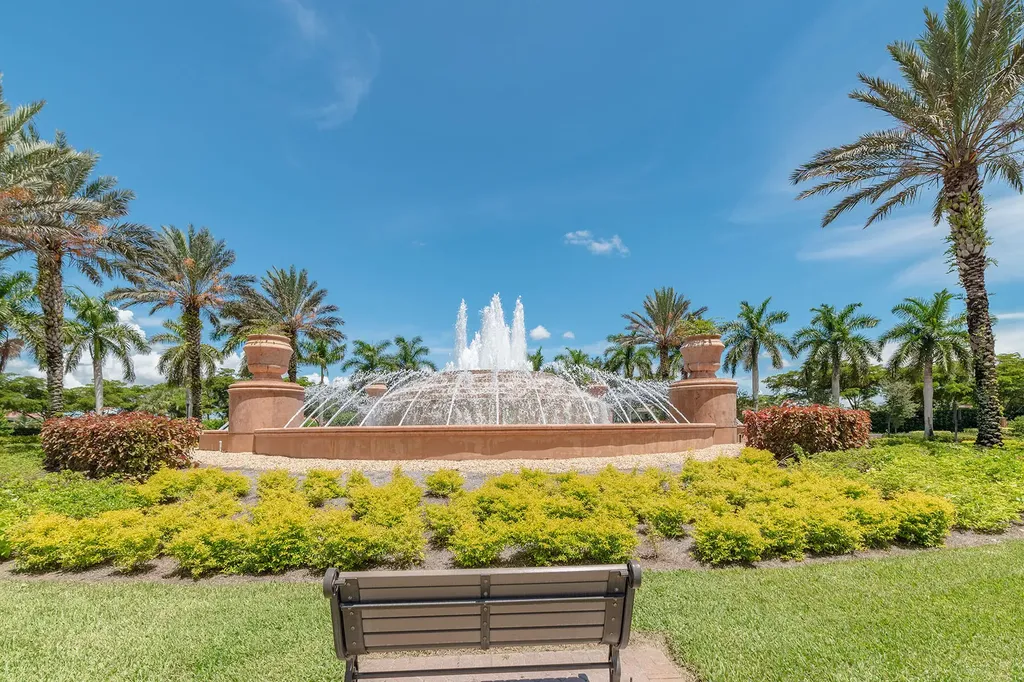 9205 Museo Circle Naples FL 34114