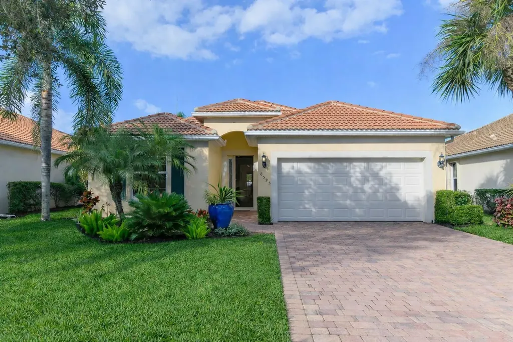8595 Palermo Court Naples FL 34114