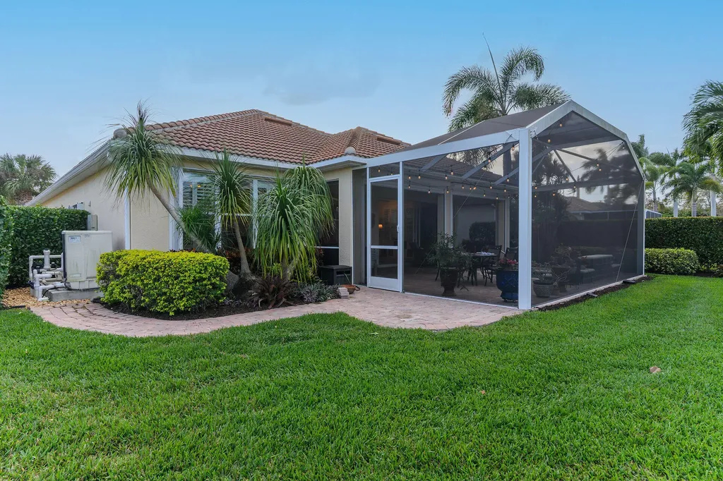 8595 Palermo Court Naples FL 34114