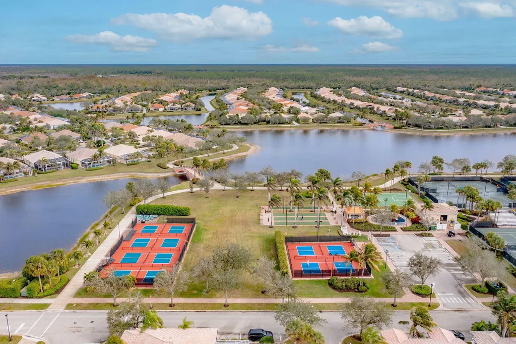 8595 Palermo Court Naples FL 34114