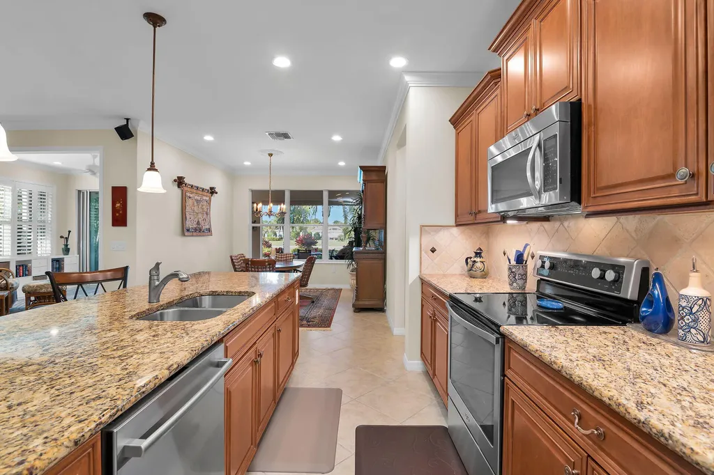 8595 Palermo Court Naples FL 34114