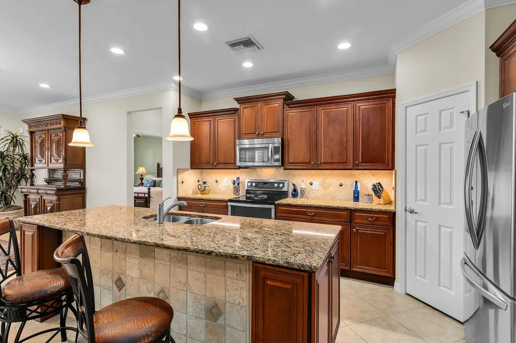 8595 Palermo Court Naples FL 34114